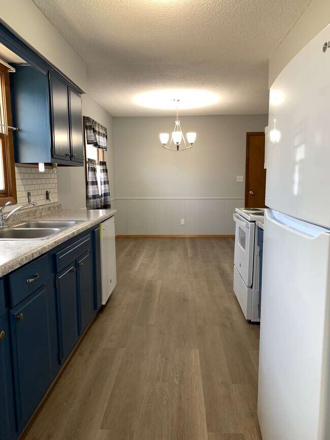 Foto del edificio - 416 Lakeland Dr SE