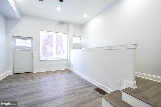 Building Photo - 1239 S 8th St