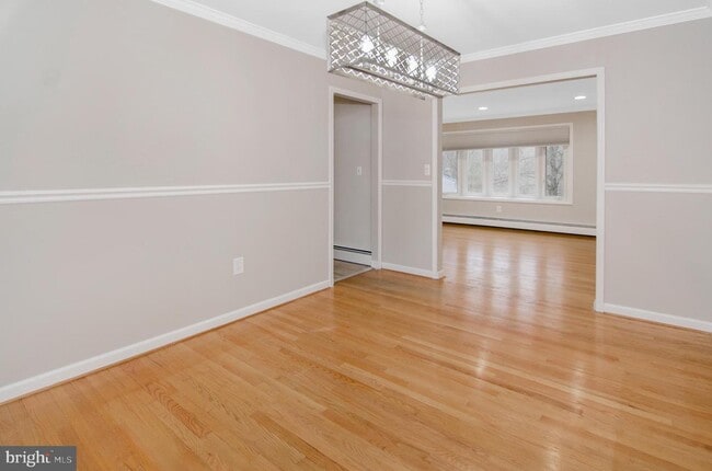 Building Photo - 2700 Golf Ct