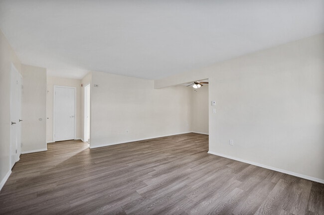 Building Photo - Parkside Apartments
