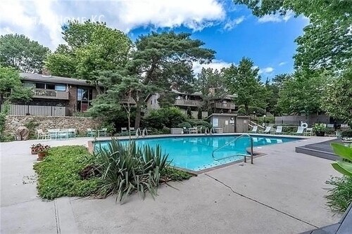 Foto principal - 8738 Metcalf Ln