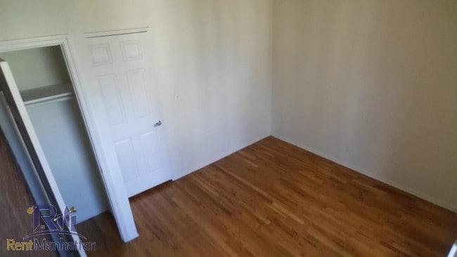 Building Photo - 327 E 92nd St