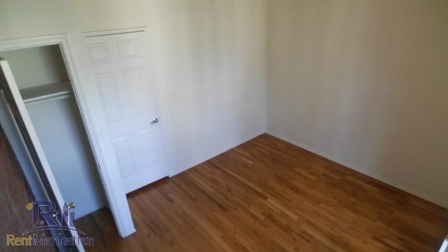 Foto del edificio - 327 E 92nd St