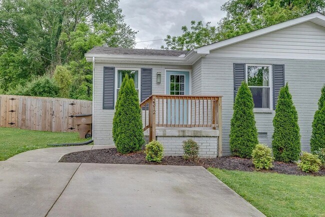 Foto del edificio - 2312 Hidden Terrace Ct