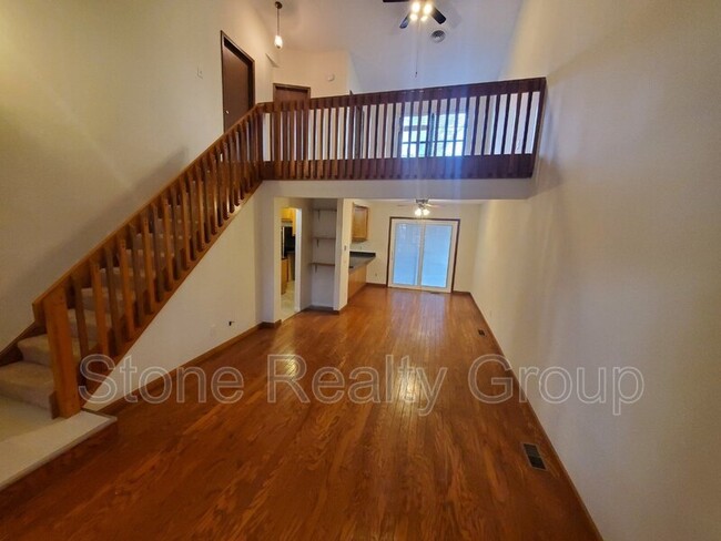 Foto del edificio - 362 White Oak Ln