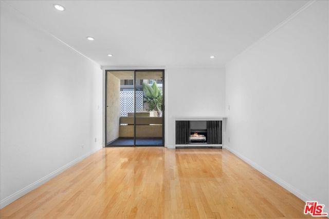 Foto del edificio - 740 Kings Rd