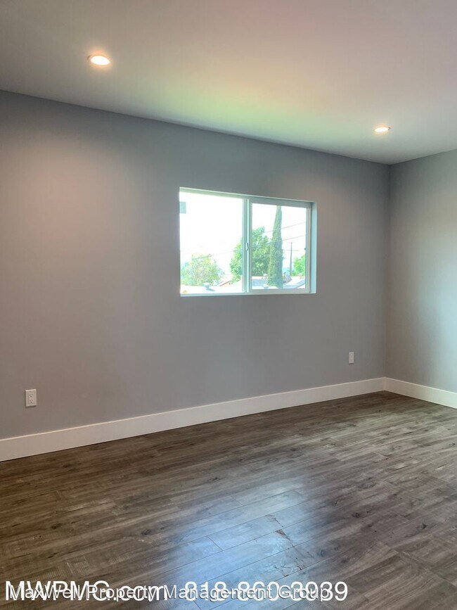Foto del edificio - 3 br, 3 bath House - 8243 Morse Ave.