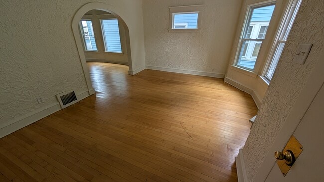 Building Photo - 3352 N Buffum St