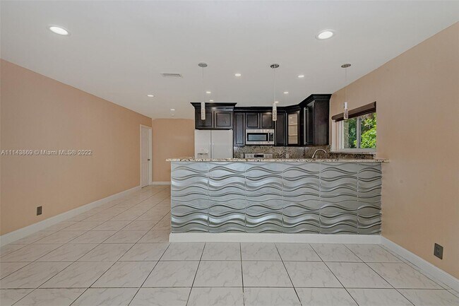 Foto del edificio - 401 SW 76th Terrace