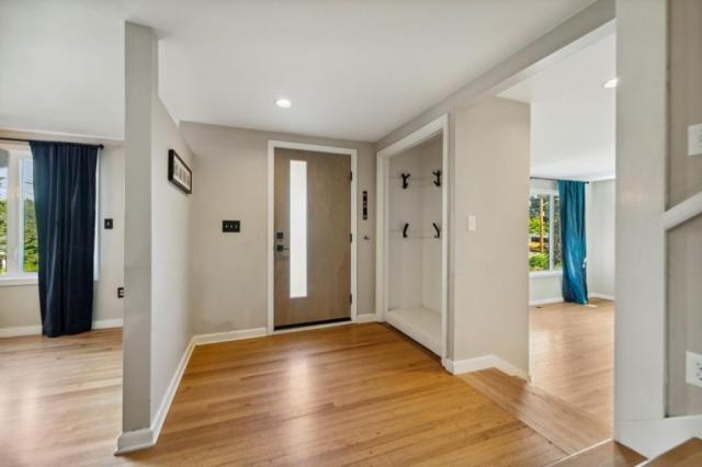 Building Photo - 5 bedroom in Seattle WA 98118