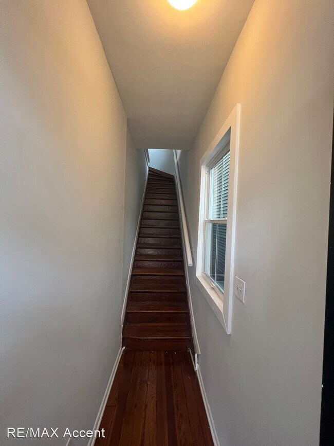 Building Photo - 4 br, 1 bath House - 405 E Duffy St.