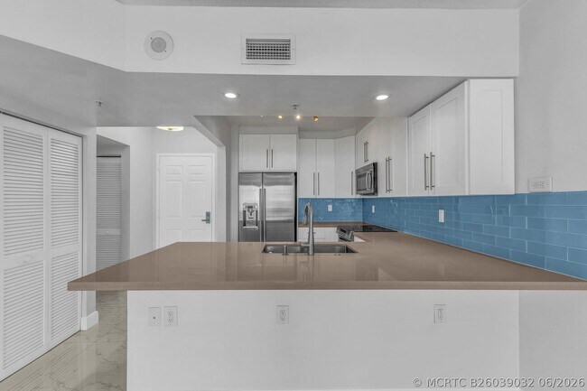 Foto del edificio - 3020 NE 32nd St