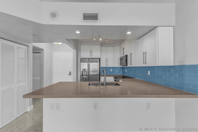 Building Photo - 3020 NE 32nd St