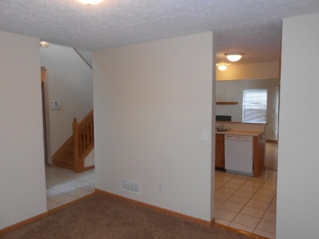 Building Photo - 3939 Eastrise Dr