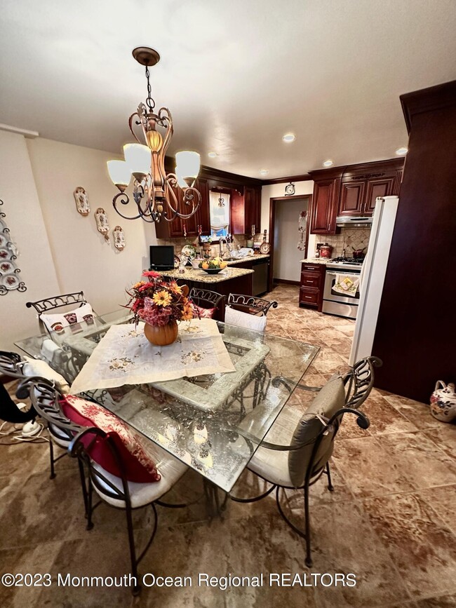 Foto del edificio - 179 Baltusrol Ave
