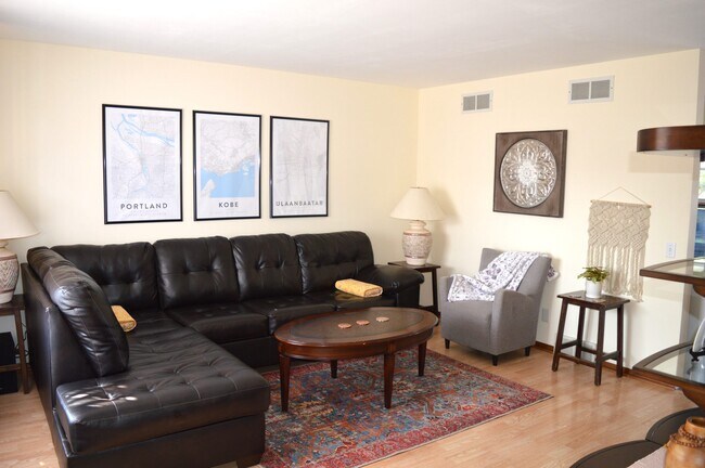 Foto del edificio - 5270 Summer Ridge Dr