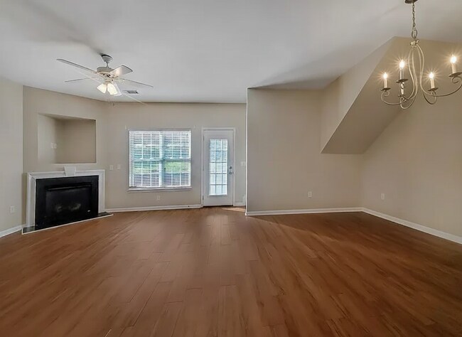 Foto del edificio - 412 Bridgewood Ct