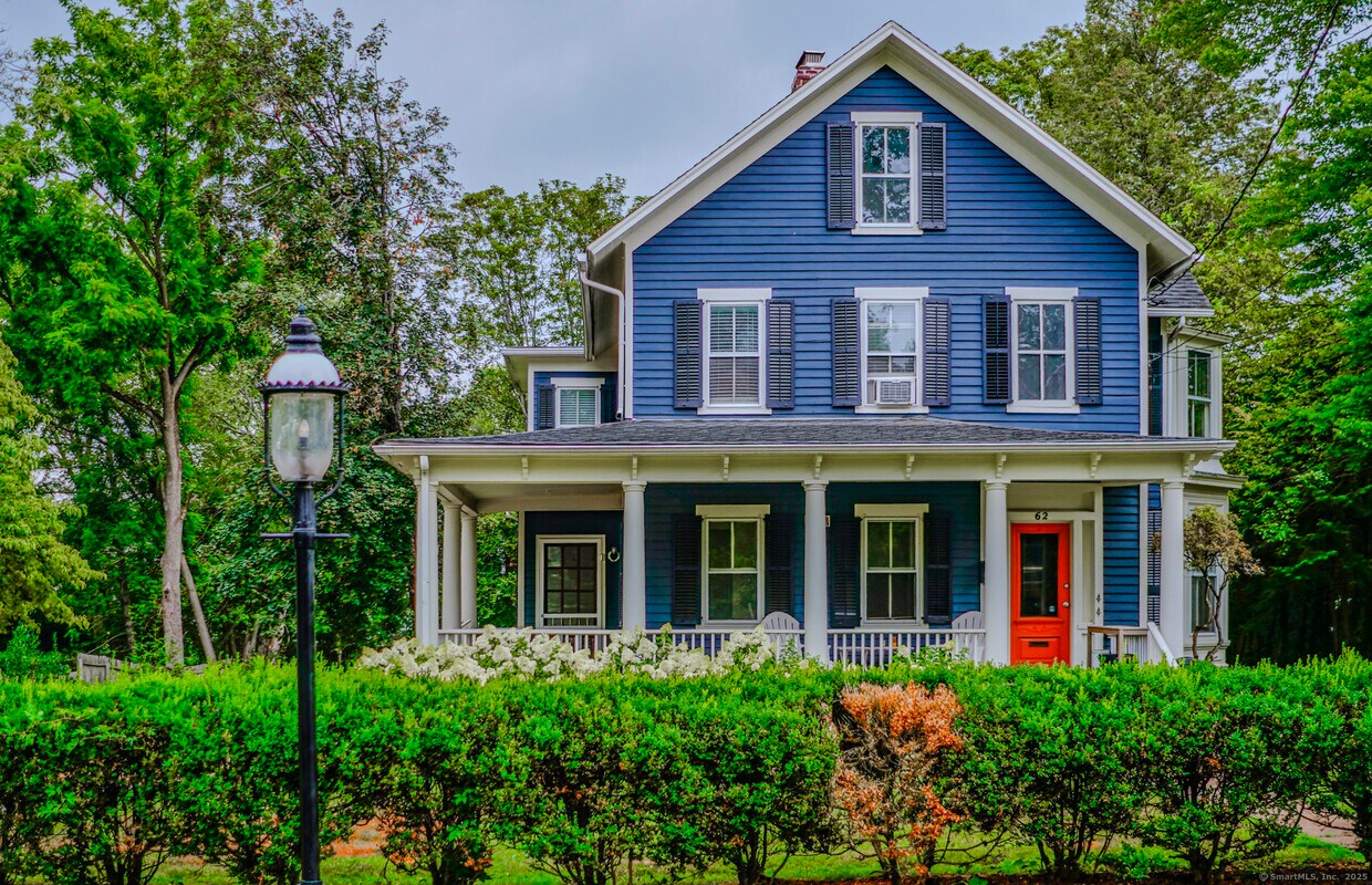 Primary Photo - 62 Spruce St