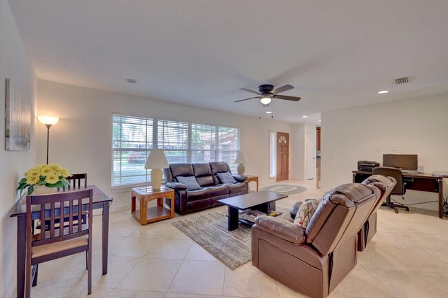 Building Photo - 5741 SE Winged Foot Dr