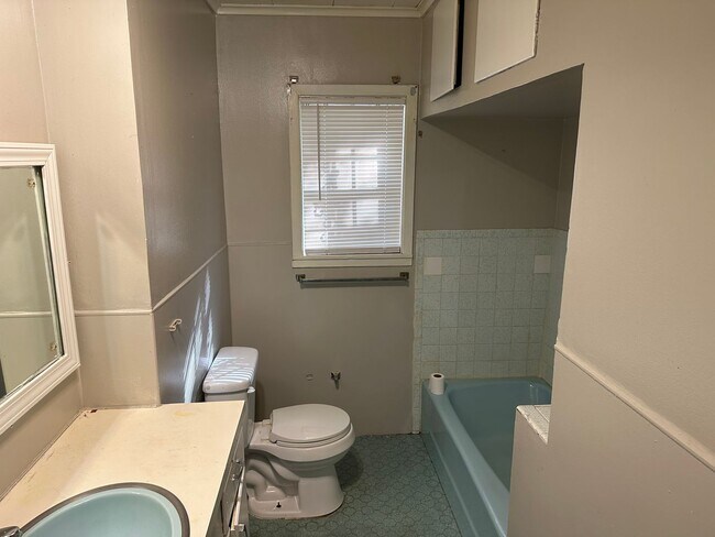 Building Photo - 355 Magnolia