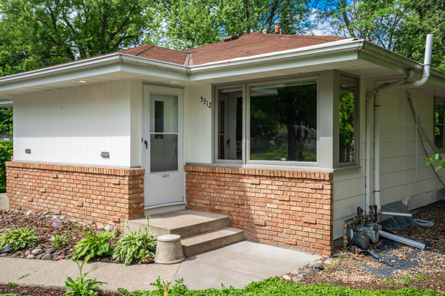 Front Door - 5312 Hiawatha Ln
