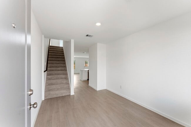 Building Photo - 6213 Alder Crk Dr