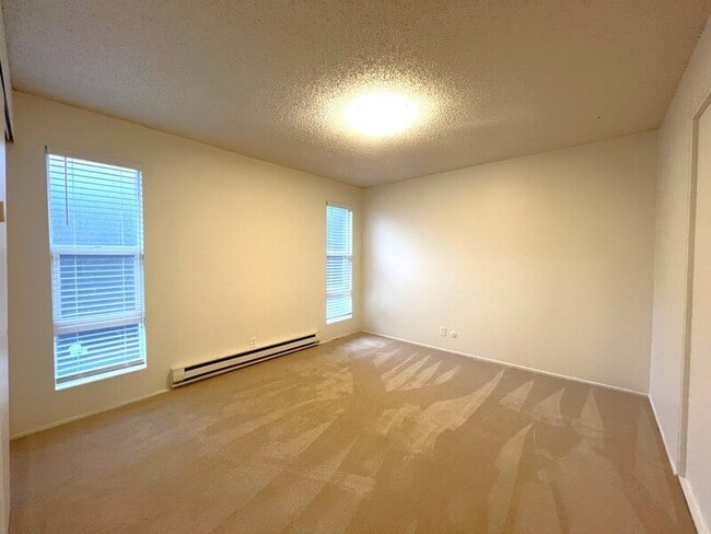 Building Photo - 4209 30th Ave SW