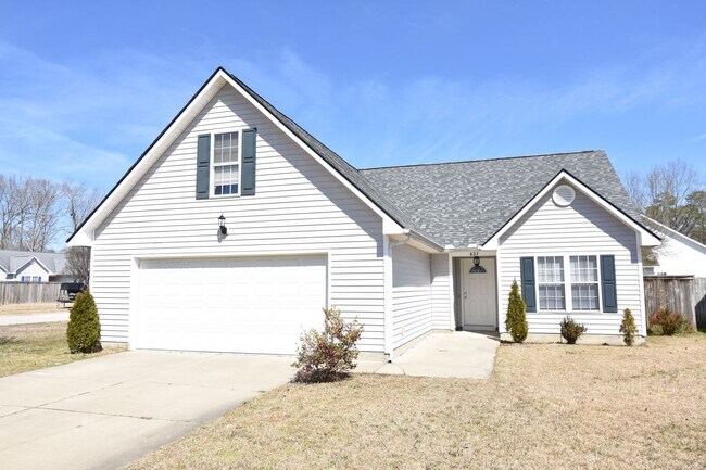 Building Photo - Coming Soon: 3 Bedroom and 2 Bath Home- Bo...