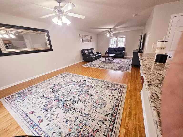 Foto principal - 1053 Hupps Hill Ln