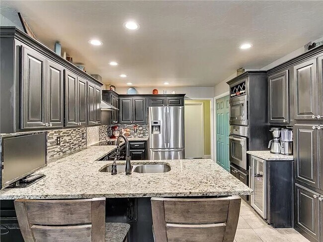 Building Photo - * * * $500 Move-in Special * * * Spacious and Beautiful 4 Bedroom / 2 Bathroom home in Edmond! * ...