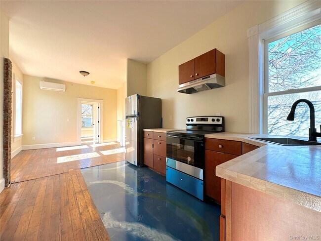 Foto del edificio - 31 Dubois St