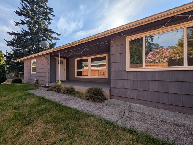 5bd/2ba Burien Home - 5bd/2ba Burien Home