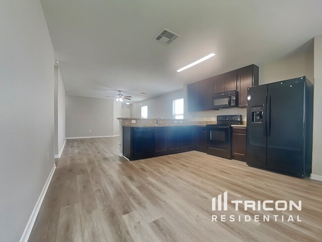 Foto del edificio - 9910 Waldens Pond Court