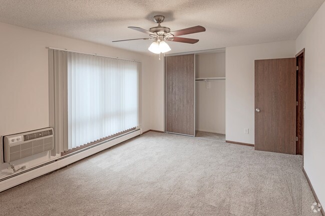 2HAB, 1BA - Four Seasons Estates