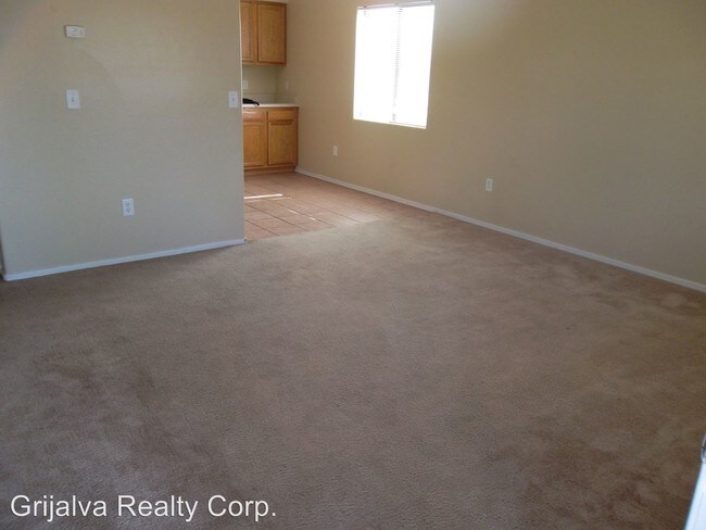 Building Photo - 3641 E Monte Vista Dr