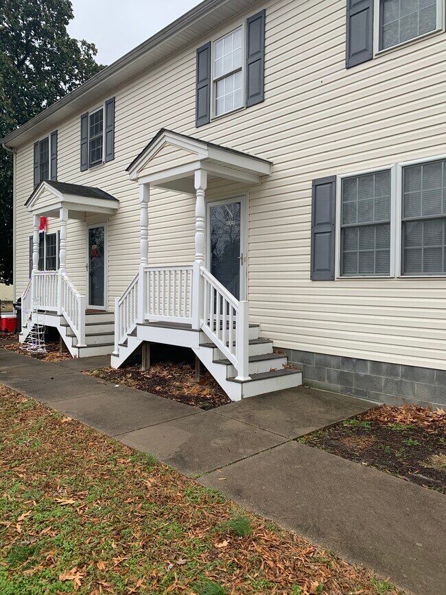627 Della St, Tappahannock, VA 22560 Apartments in Tappahannock, VA