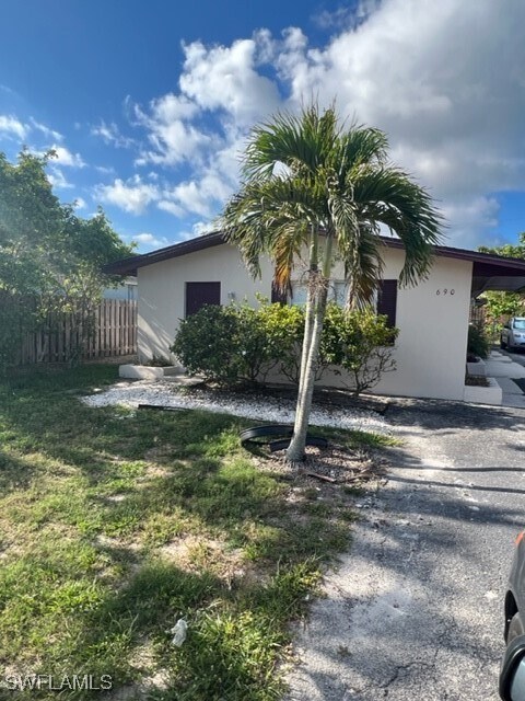 Foto principal - 690 109th Ave N