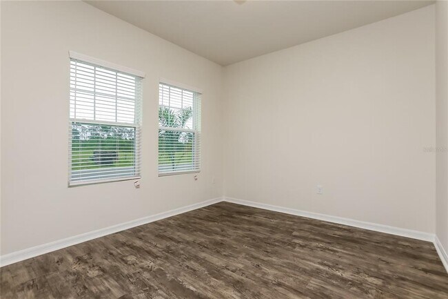 Foto del edificio - 2847 Neverland Dr