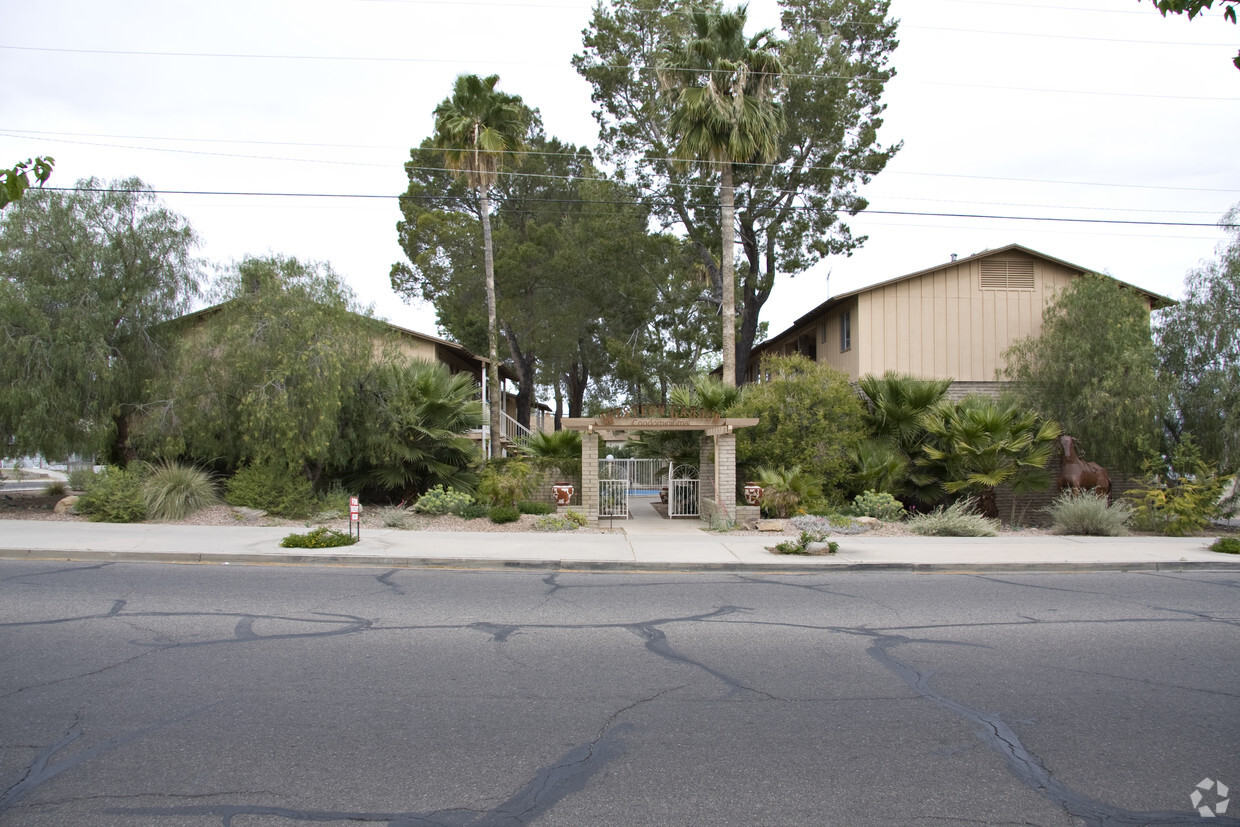 Building Photo - Western Garden Apartments