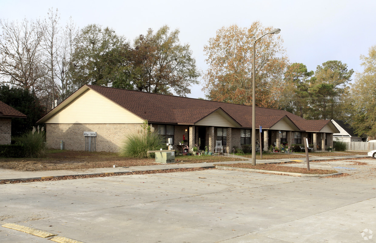 Primary Photo - Plantation Apartments I & II