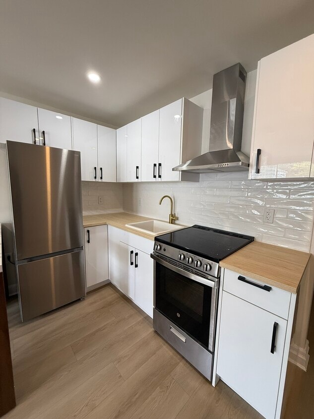 Photo principale - 7800 Lundy's Ln