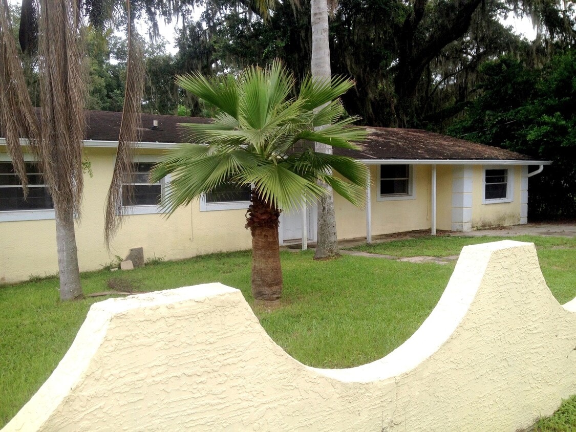 Primary Photo - 37422 Warren Ave