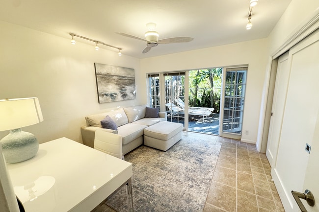 Foto del edificio - 234 Oleander Ave