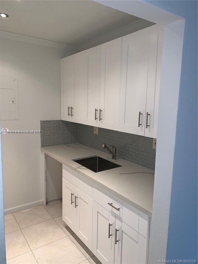 Building Photo - 7425 SW 152nd Ave