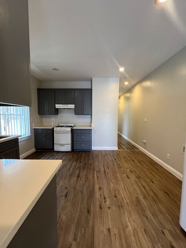 Foto del edificio - 2966 W 14th St