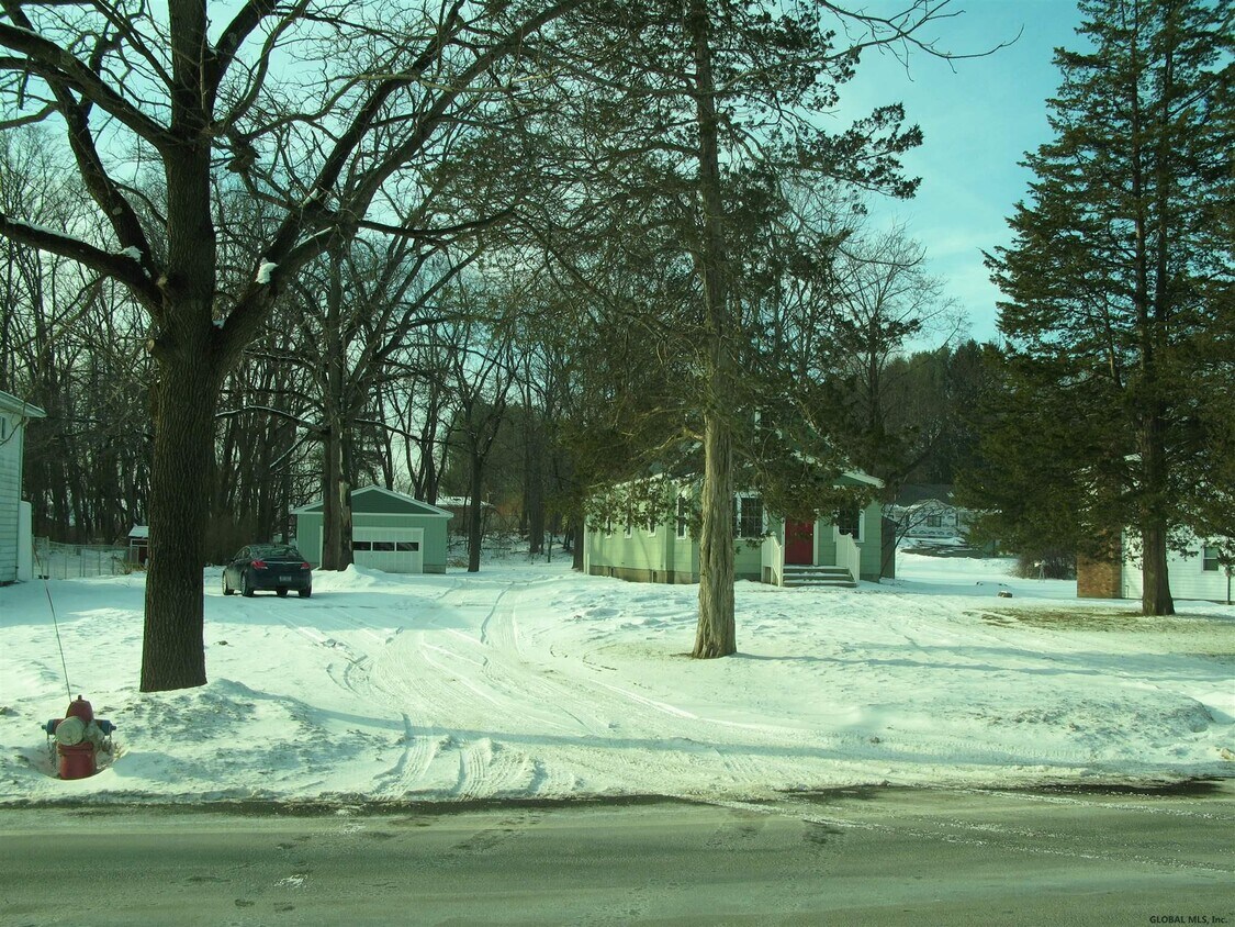 Primary Photo - 1104 Fort Hunter Rd