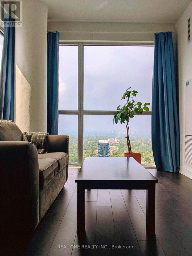 Photo du bâtiment - 39 Roehampton Ave