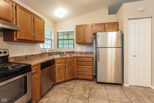 Foto del edificio - 5248 Telford Ct