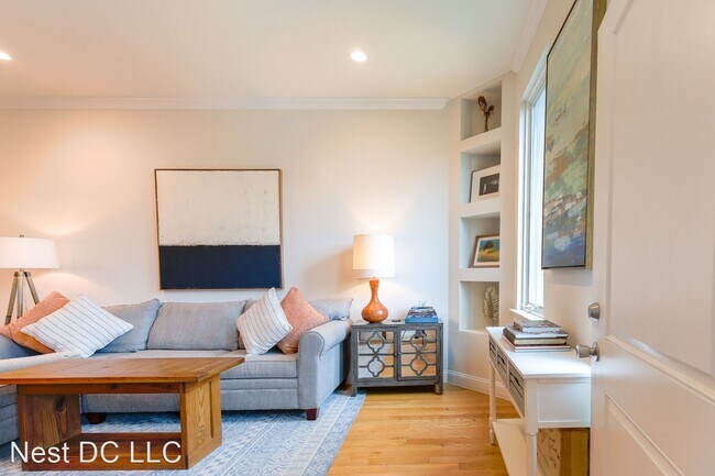 Building Photo - 3 br, 2 bath House - 2450 Ontario Rd NW Un...
