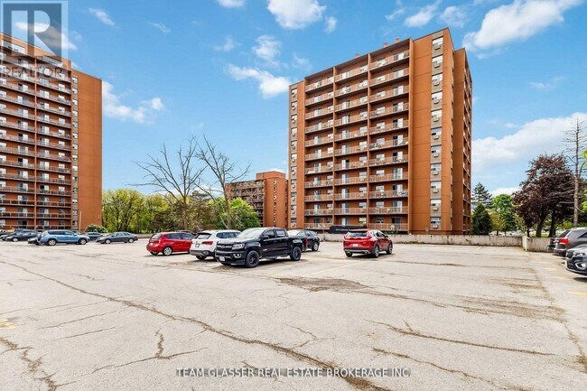 Photo du bâtiment - 1560 Adelaide St